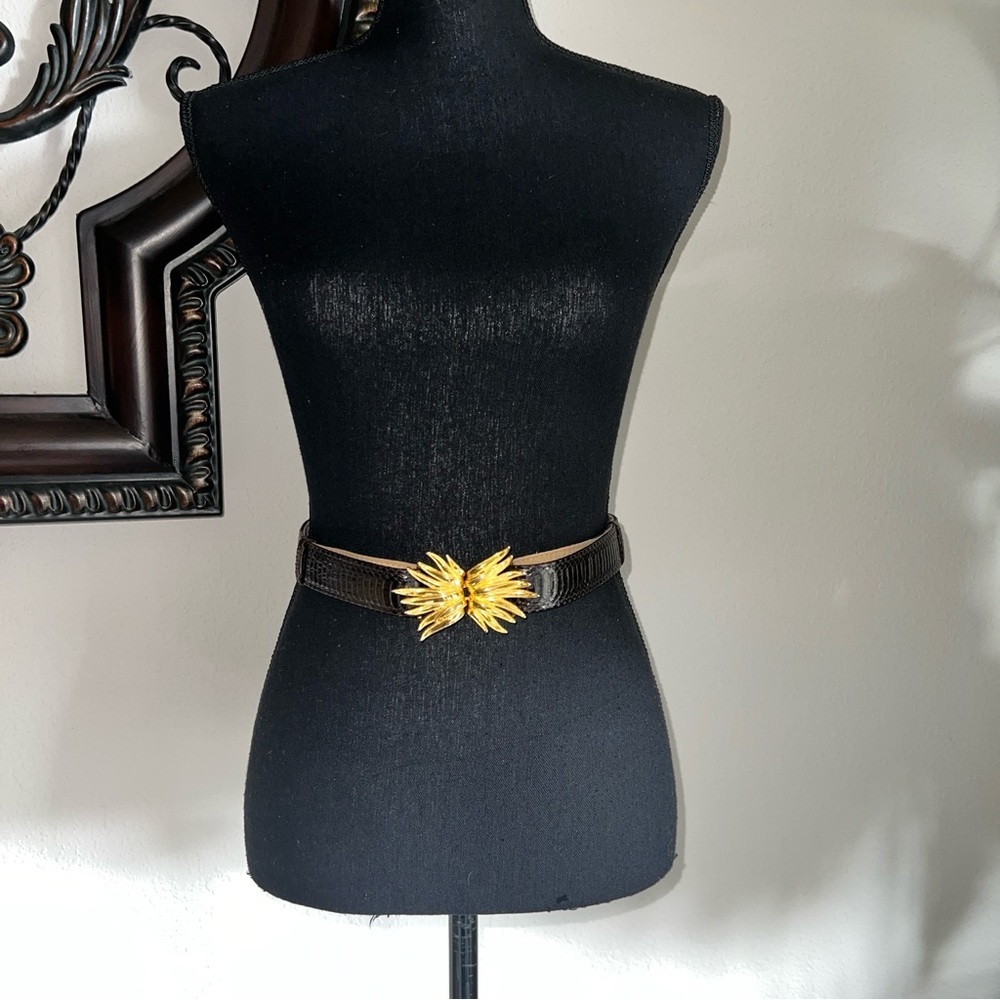 Vintage Women’s Gold Tone Leaves Buckle with Genuine Dark Brown Snake Skin Belt - Picture 4 of 16